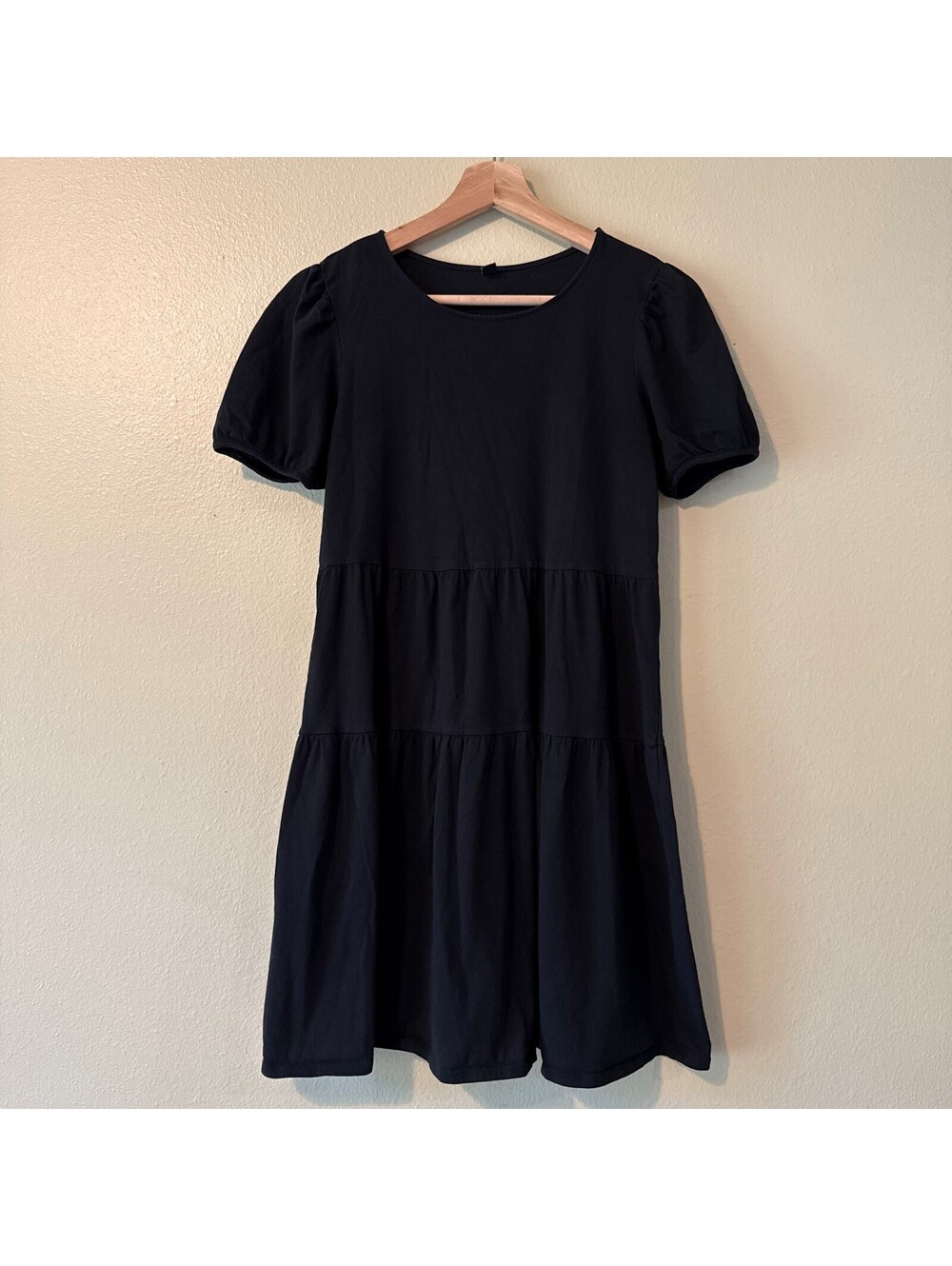 Uniqlo Black Tiered Puff Sleeve Dress Medium